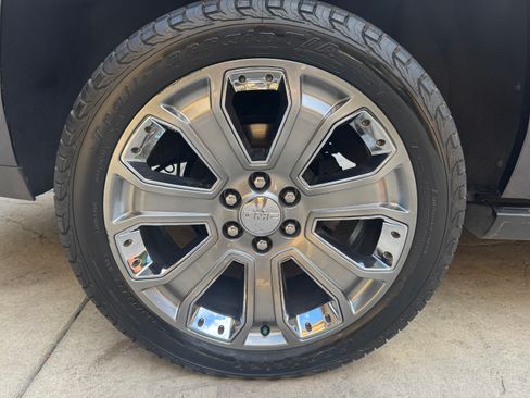 Used 2016 GMC Yukon XL Denali w/ Open Road Package AWD/4WD image 28