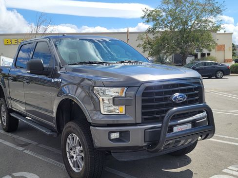 Used 2016 Ford F150 XLT w/ Equipment Group 302A Luxury image 2