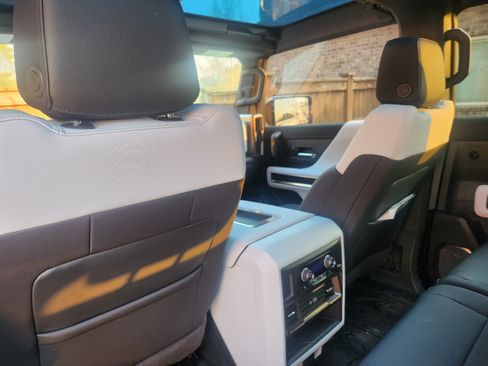 Used 2024 GMC Hummer EV 2X w/ LPO, Illumination Package image 5