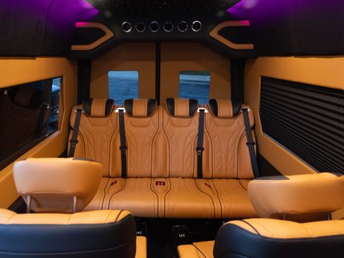 Used 2025 Mercedes-Benz Sprinter 2500 image 10
