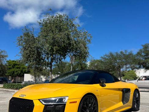 Used 2018 Audi R8 V10 plus image 1