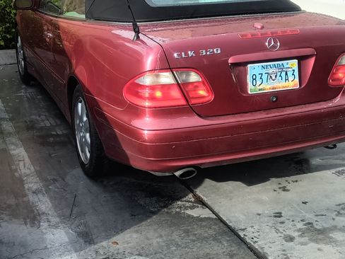 Used 2000 Mercedes-Benz CLK 320 Cabriolet image 7