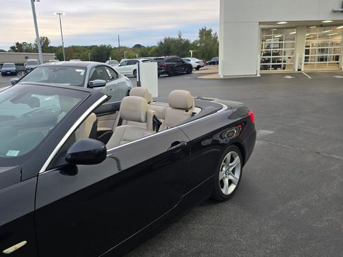 Used 2013 BMW 335i Convertible image 6