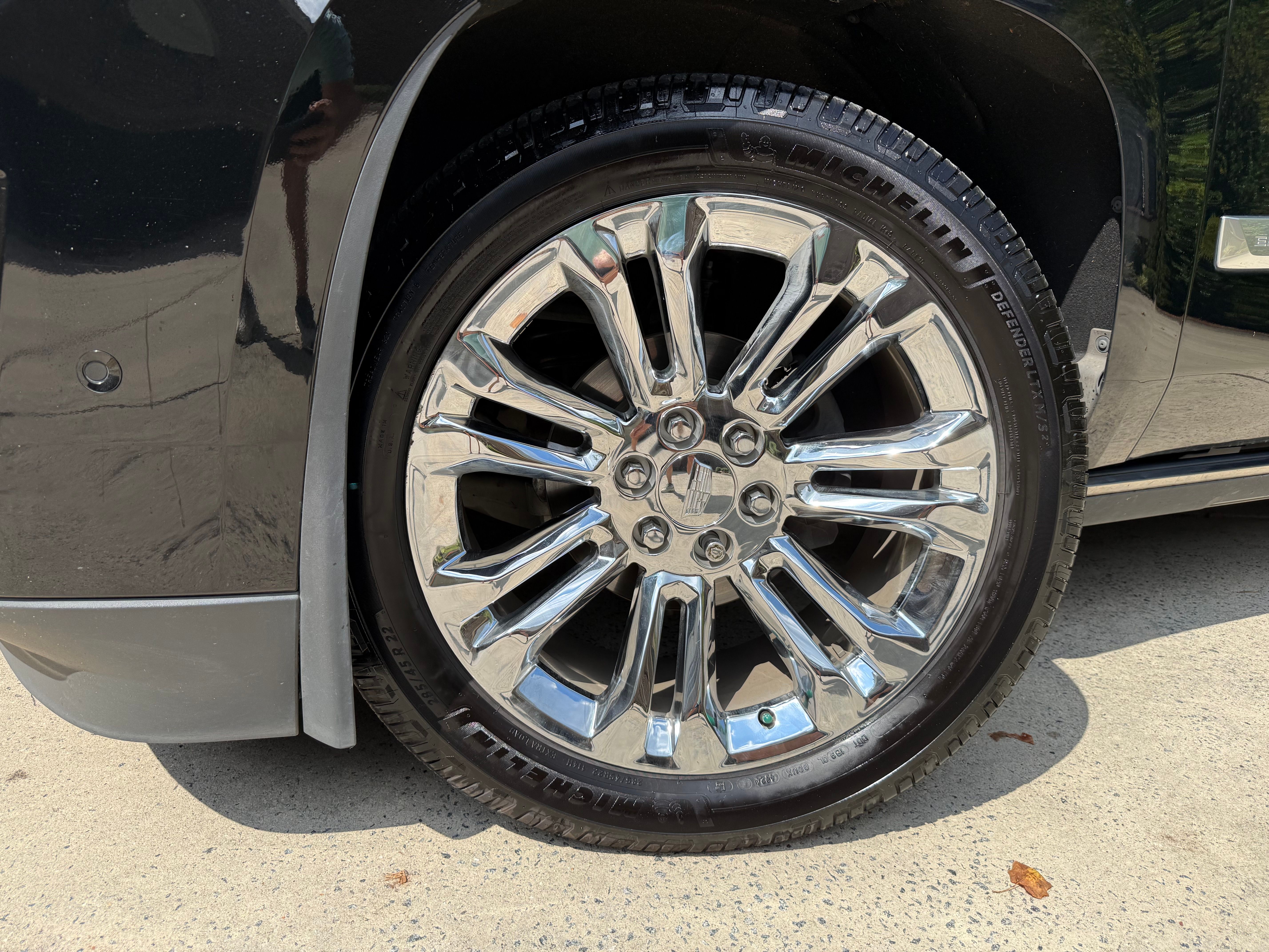 Used 2020 Cadillac Escalade Premium Luxury AWD/4WD image 22