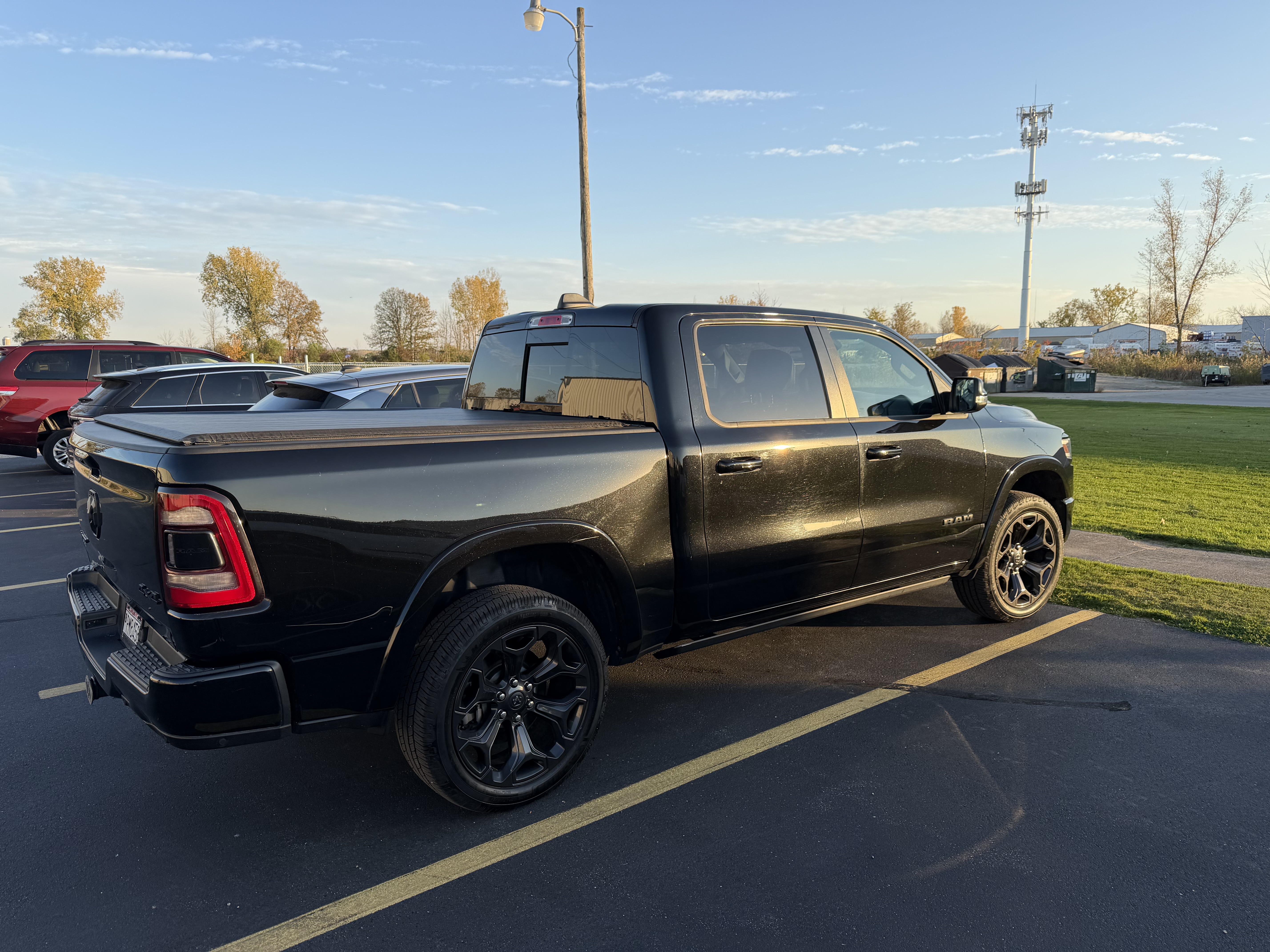 Used 2020 RAM 1500 Limited w/ Black Appearance Package AWD/4WD image 21