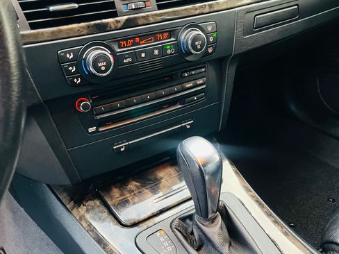 Used 2008 BMW 335i Convertible image 21