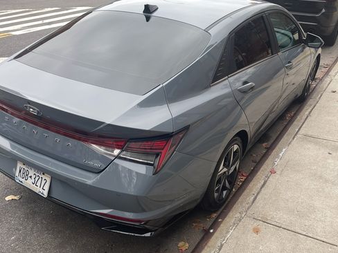 Used 2023 Hyundai Elantra Limited image 10