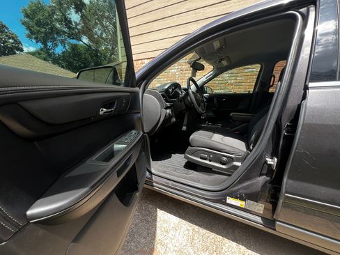 Used 2013 Chevrolet Traverse LT FWD image 17