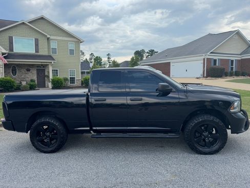 Used 2015 RAM 1500 Express w/ Black Ram 1500 Express Group AWD/4WD image 4