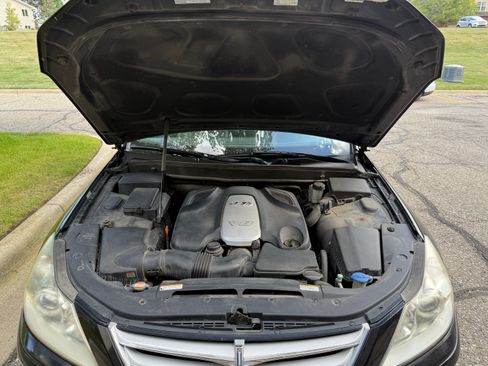 Used 2010 Hyundai Genesis 4.6 w/ Technology Pkg 5 RWD image 28