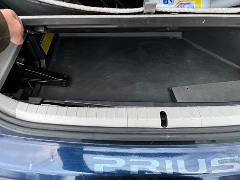 Used 2013 Toyota Prius Two FWD image 16