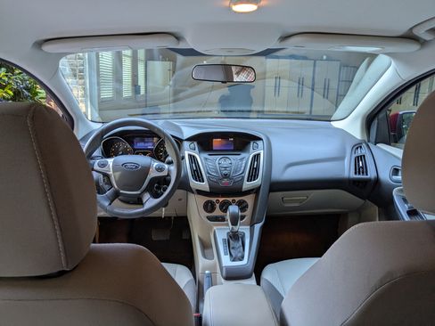 Used 2014 Ford Focus SE FWD image 11
