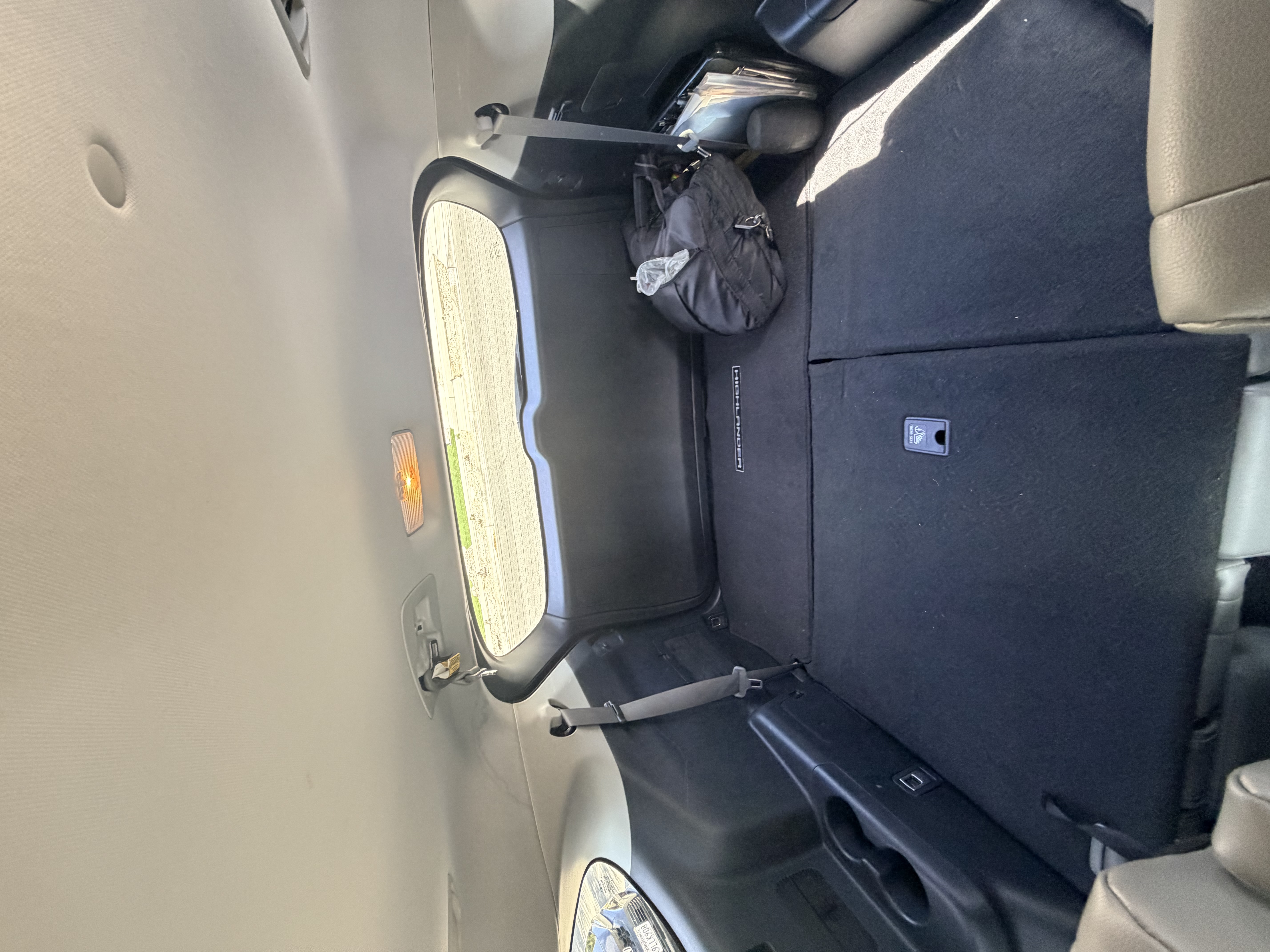 Used 2021 Toyota Highlander XLE FWD image 13