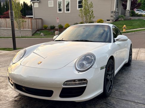Used 2009 Porsche 911 Carrera S RWD image 2