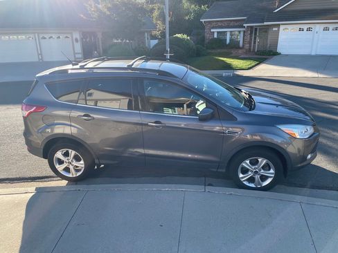 Used 2013 Ford Escape SE image 1