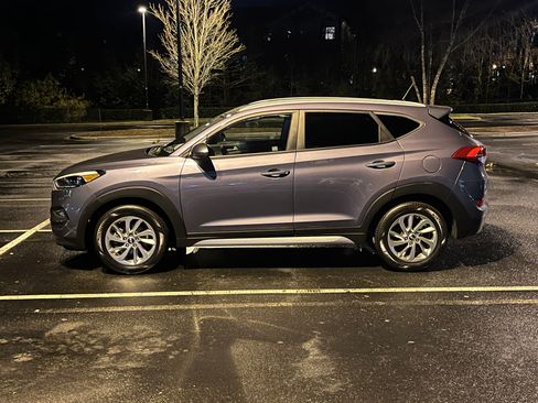 Used 2017 Hyundai Tucson SE FWD image 1
