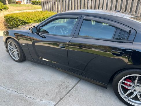 Used 2013 Dodge Charger R/T w/ Daytona Edition Group image 2