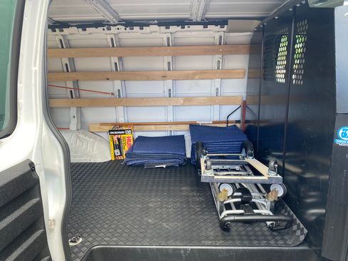 Used 2022 Chevrolet Express 2500 w/ Driver Convenience Package image 8