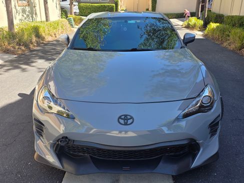 Used 2013 Scion FR-S RWD image 4