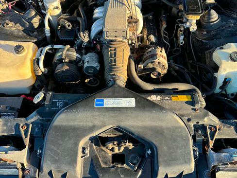 Used 1992 Chevrolet Camaro Z28 RWD image 16