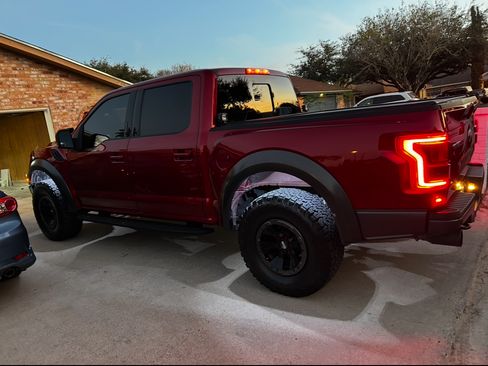 Used 2017 Ford F150 Raptor w/ Equipment Group 802A Luxury image 4