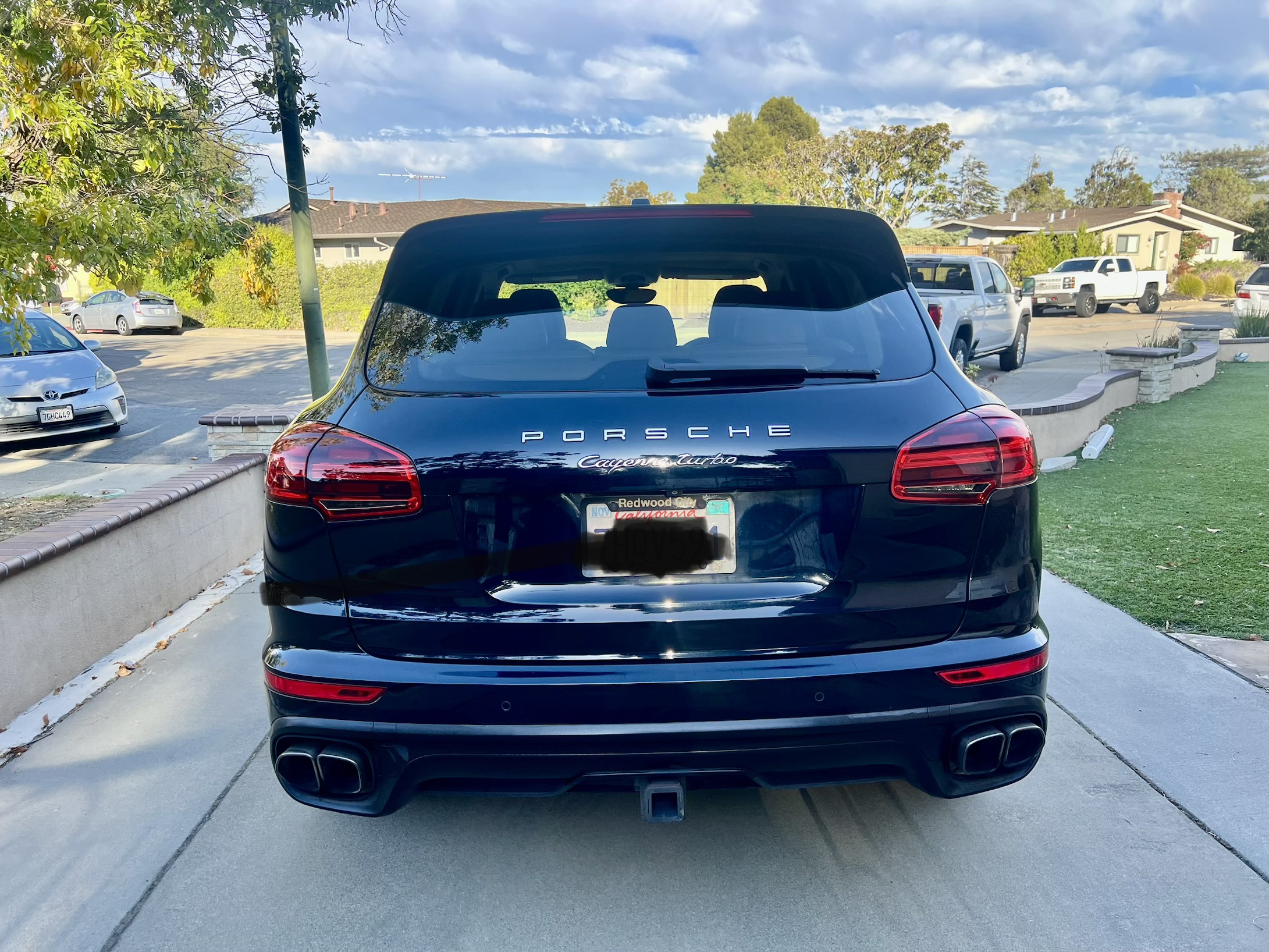 Used 2015 Porsche Cayenne Turbo AWD/4WD image 2