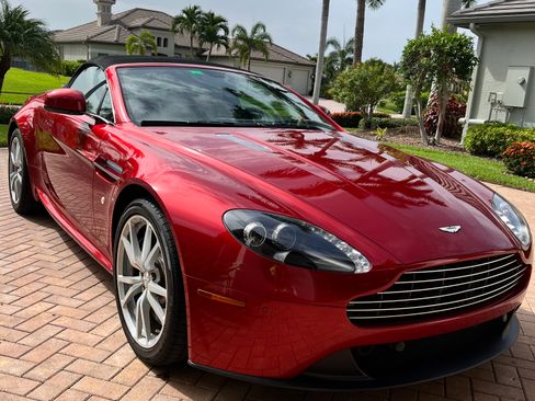 Used 2015 Aston Martin V8 Vantage Roadster RWD image 31