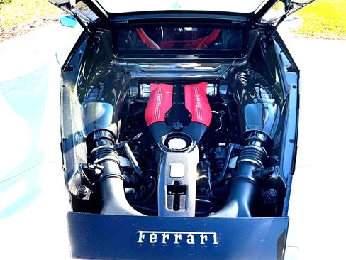 Used 2018 Ferrari 488 GTB image 11