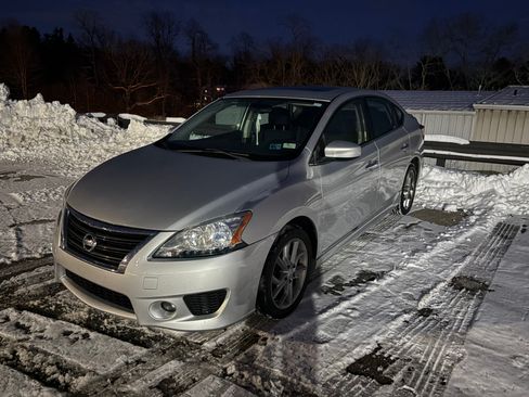 Used 2014 Nissan Sentra SR w/ Premium Package image 9