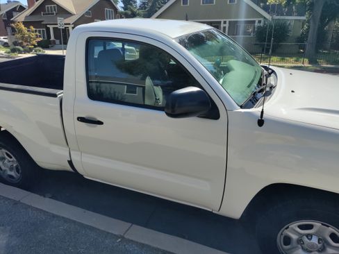 Used 2012 Toyota Tacoma 2WD Regular Cab image 4
