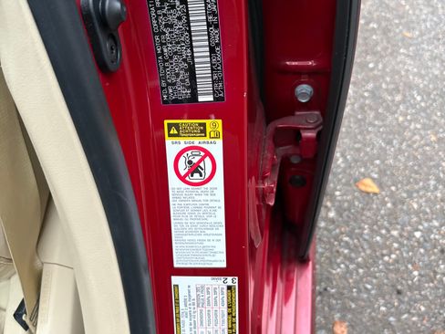 Used 2015 Lexus ES 350 w/ Luxury Package image 12