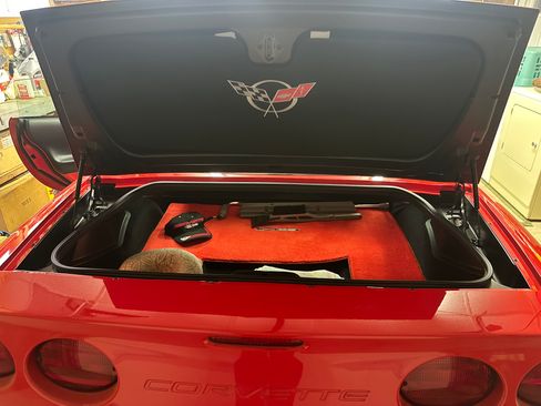 Used 2001 Chevrolet Corvette Z06 w/ Memory Pkg image 11