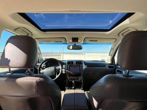 Used 2017 Lexus GX 460 image 13