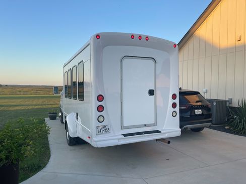 Used 2013 Ford E-350 and Econoline 350 Super Duty w/ Shuttle Bus Prep Pkg image 12