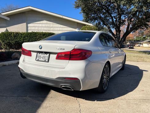 Used 2018 BMW 530i RWD image 11