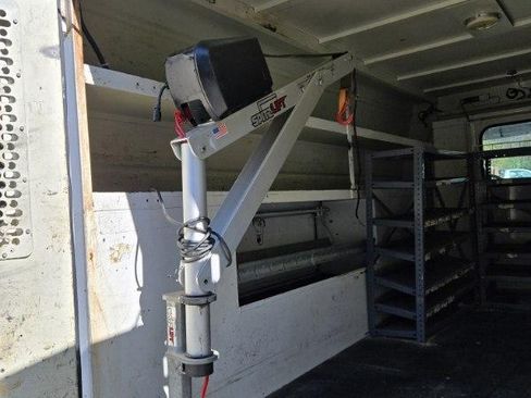 Used 2004 Ford E-350 and Econoline 350 Super Duty image 4