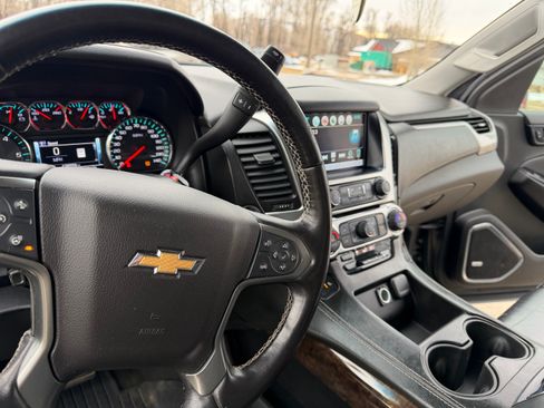 Used 2019 Chevrolet Suburban LT AWD/4WD image 9