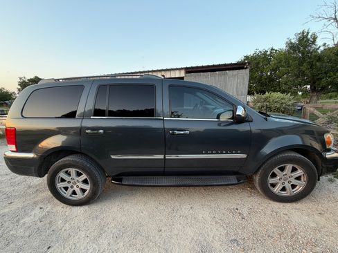 Used 2007 Chrysler Aspen Limited w/ Trailer Tow Group RWD image 16
