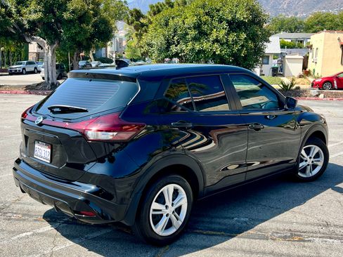 Used 2021 Nissan Kicks S FWD image 5