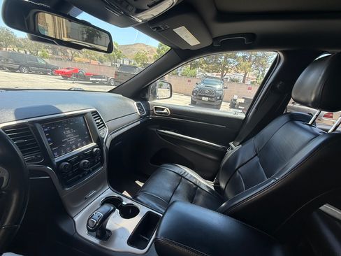 Used 2015 Jeep Grand Cherokee Limited w/ Luxury Group II RWD image 11
