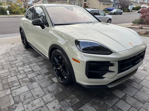 Used 2024 Porsche Cayenne Turbo GT image 2