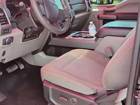 Used 2019 Ford F250 XLT w/ XLT Premium Package image 9