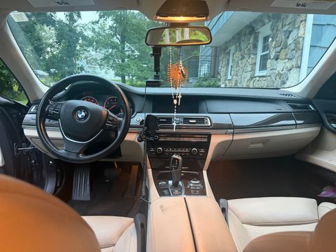 Used 2012 BMW 750Li xDrive AWD/4WD image 16
