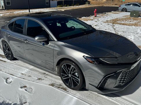 Used 2025 Toyota Camry XSE image 1