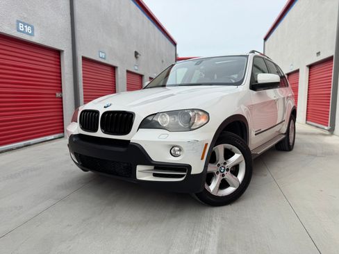 Used 2010 BMW X5 xDrive35d image 9