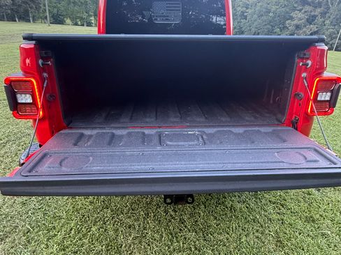 Used 2021 Jeep Gladiator Rubicon AWD/4WD image 16