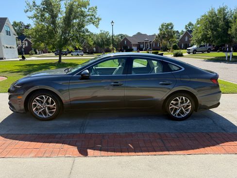 Used 2023 Hyundai Sonata SEL w/ Convenience Package FWD image 2