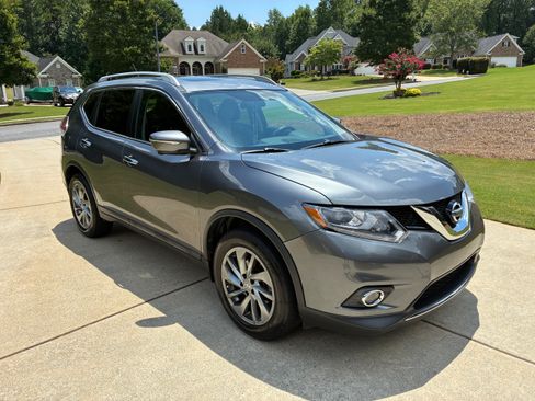 Used 2015 Nissan Rogue SL w/ SL Premium Package FWD image 2
