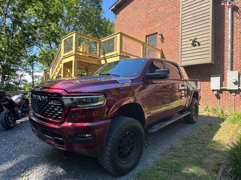 Used 2025 RAM 1500 Big Horn AWD/4WD image 2