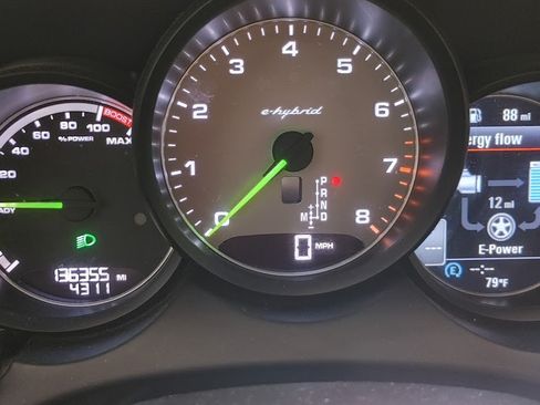 Used 2016 Porsche Cayenne S image 12